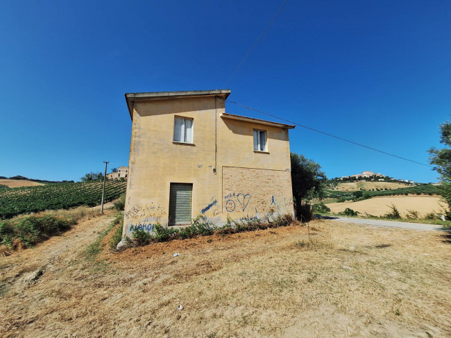 Casale / Rustico in vendita a Monteprandone
