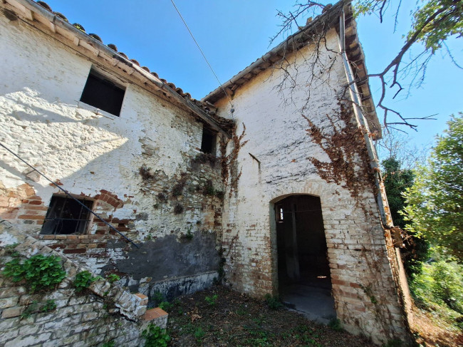 Casale / Rustico in vendita a Monteprandone