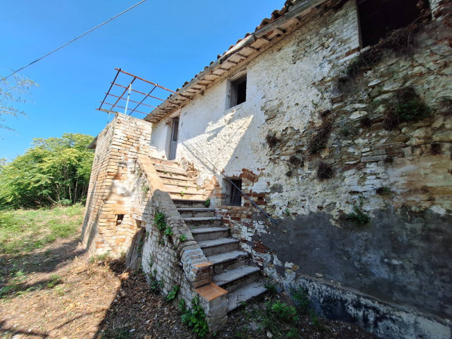 Casale / Rustico in vendita a Monteprandone