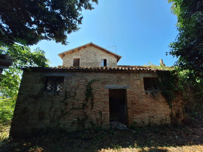 Casale / Rustico in vendita a Monteprandone