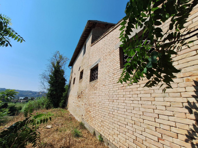 Casale / Rustico in vendita a Monteprandone