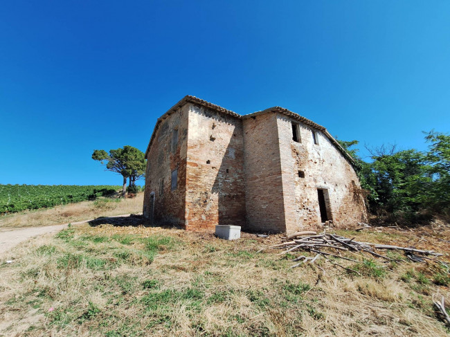 Casale / Rustico in vendita a Spinetoli