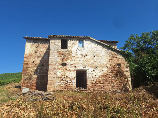 Casale / Rustico in vendita a Spinetoli