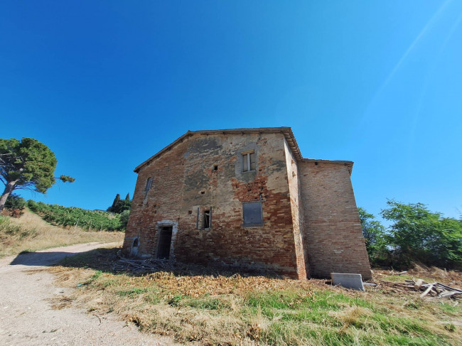Casale / Rustico in vendita a Spinetoli