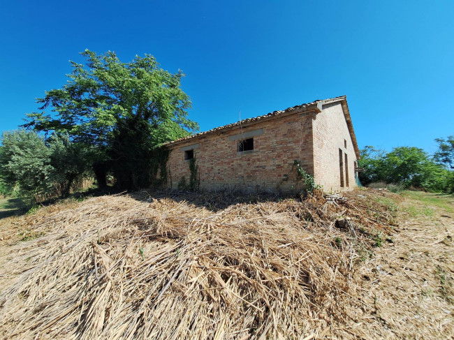 Casale / Rustico in vendita a Spinetoli