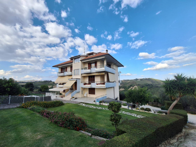 HOUSE for sale in Offida