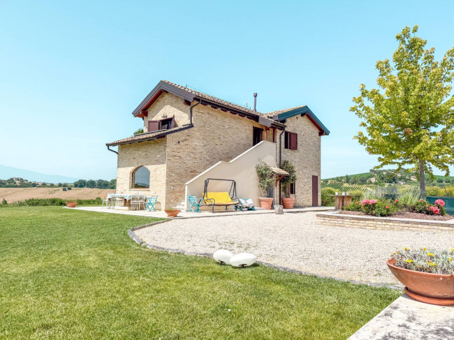 Villa in vendita a Monsampolo del Tronto