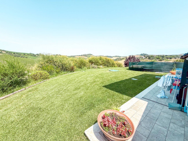 Villa in vendita a Monsampolo del Tronto