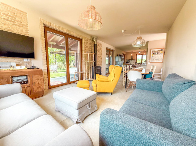 Villa in vendita a Monsampolo del Tronto