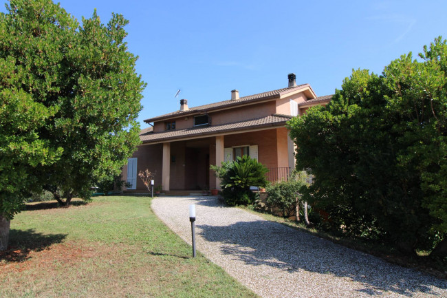 HOUSE for sale in Petritoli