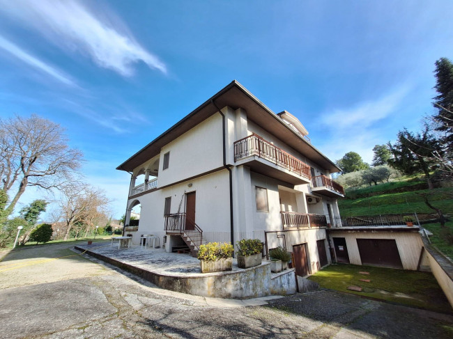 Villa in vendita a Folignano