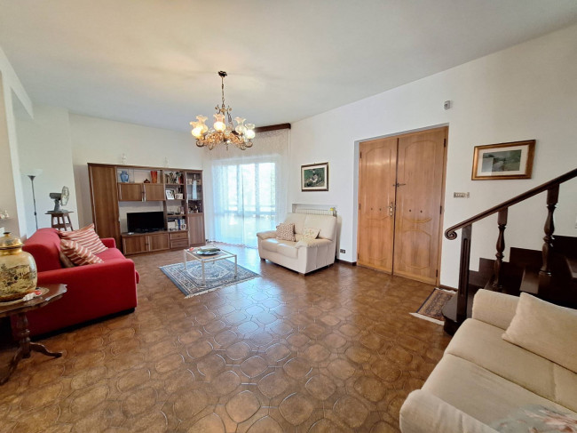 Villa in vendita a Folignano