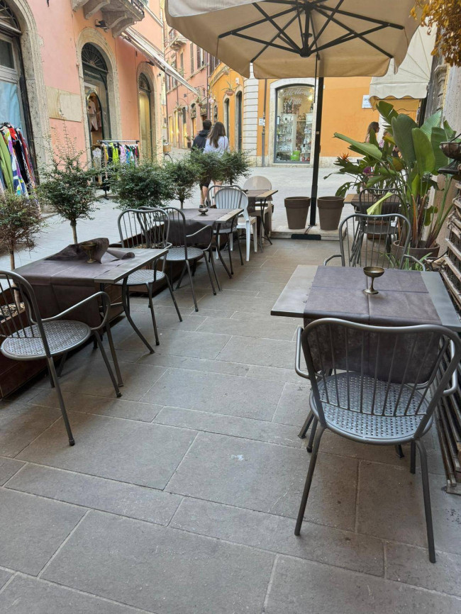 Attività commerciale in affitto/vendita a Ascoli Piceno