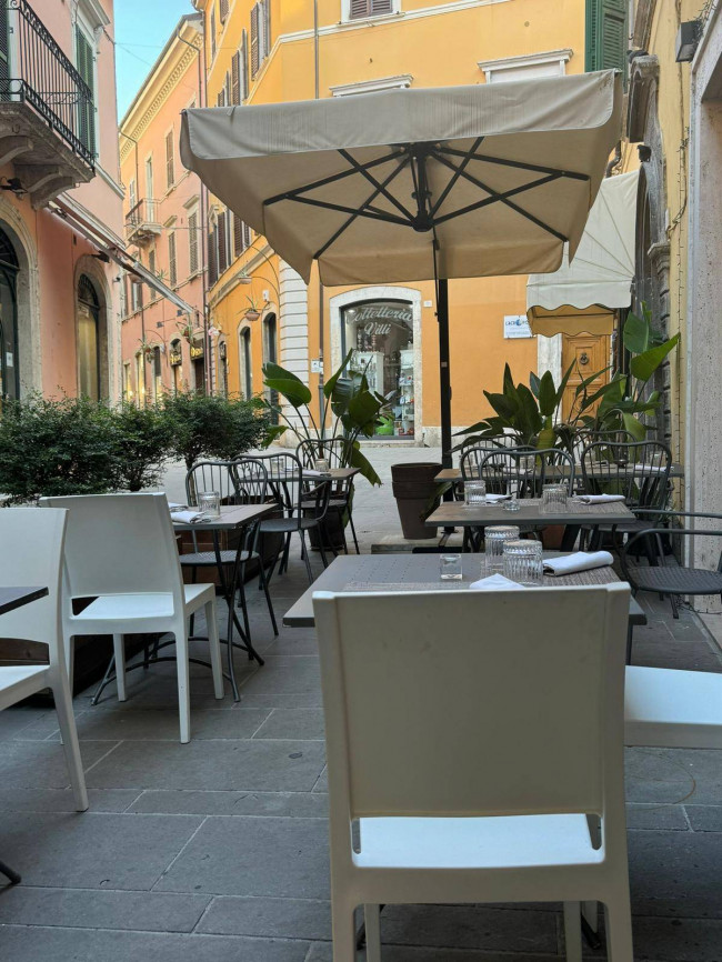 Attività commerciale in affitto/vendita a Ascoli Piceno