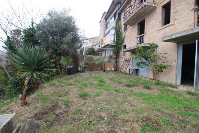 HOUSE for sale in Massignano