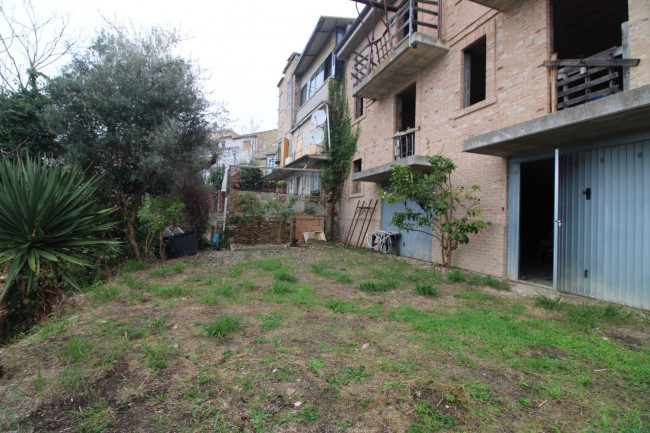 HOUSE for sale in Massignano