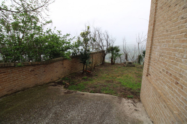 HOUSE for sale in Massignano
