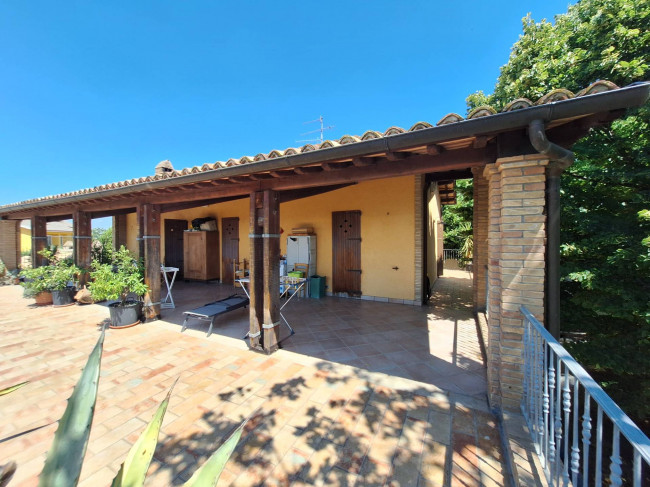 Agriturismo in vendita a Acquaviva Picena