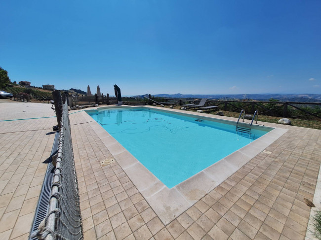 Agriturismo in vendita a Acquaviva Picena
