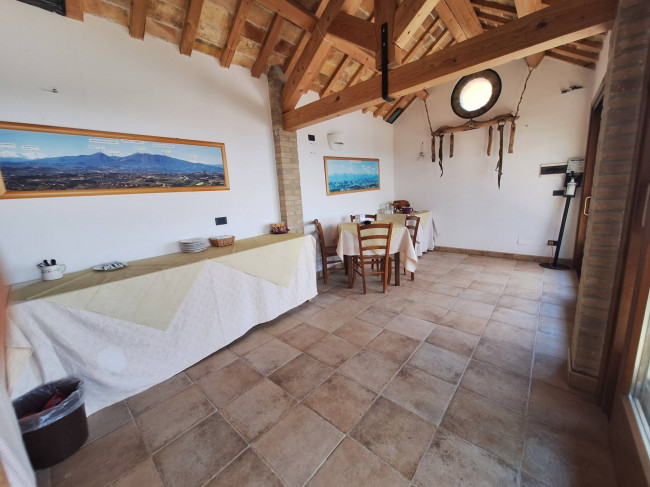Agriturismo in vendita a Acquaviva Picena