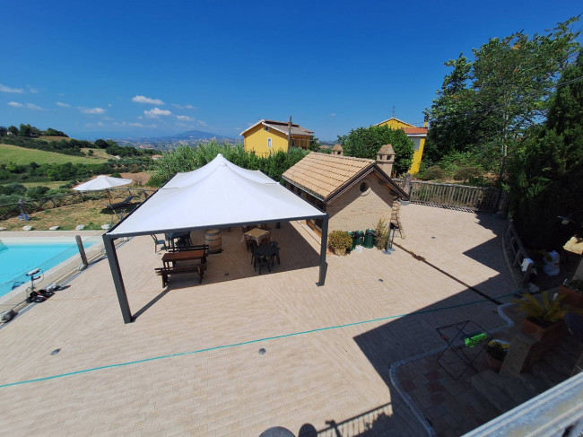 Agriturismo in vendita a Acquaviva Picena