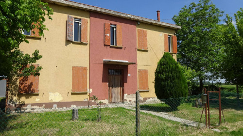 Villa - Casa indipendente in Vendita a Castello d'Argile