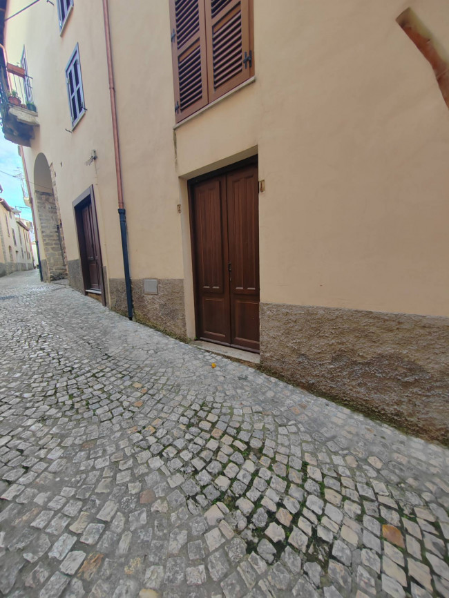 Fondo commerciale in vendita a Maenza (LT)