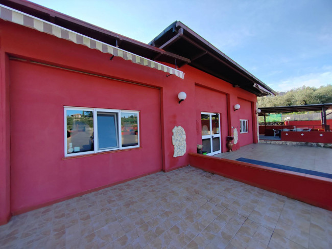 Locale commerciale in Vendita a Sonnino