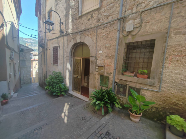 Appartamento in Vendita a Vallecorsa