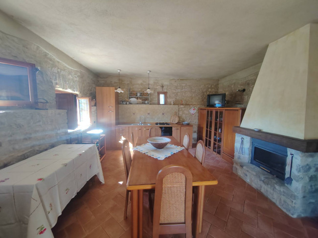 Casa singola in Vendita a Vallecorsa