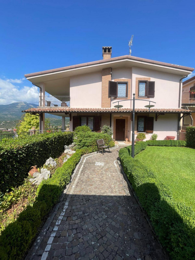 Villa in Vendita a Alatri