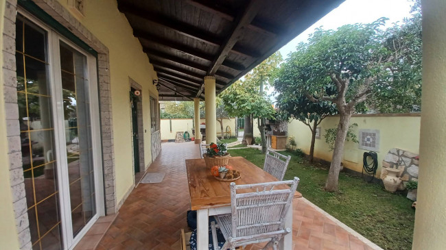 Villa in Vendita a Latina