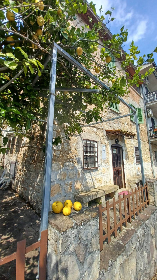Casa  Semindipendente in Vendita a Prossedi