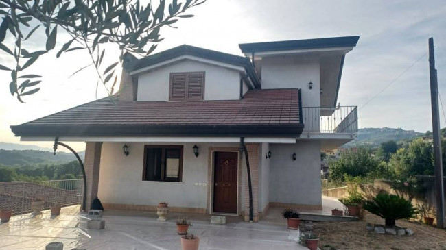 Villa in Vendita a Boville Ernica