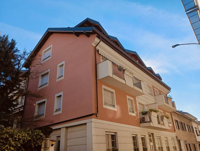 Appartamento con giardino in Vendita