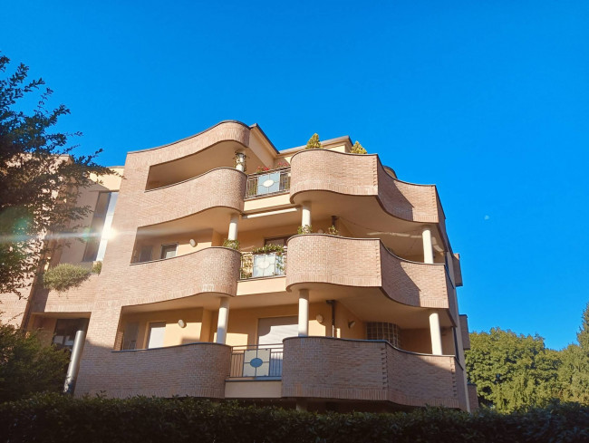 Appartamento con giardino in Vendita