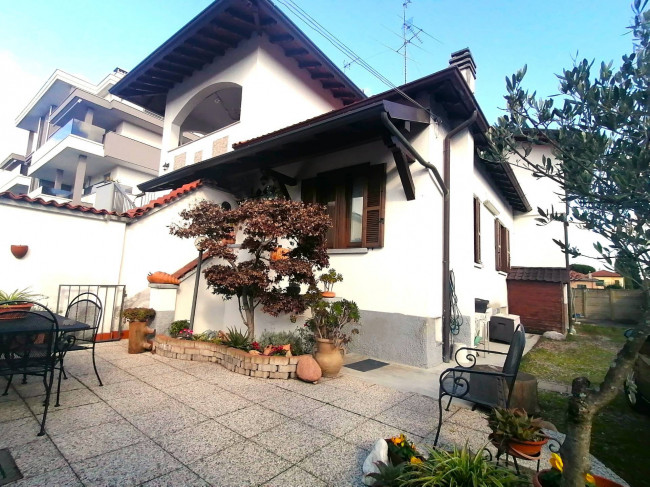 Casa semindipendente in Vendita