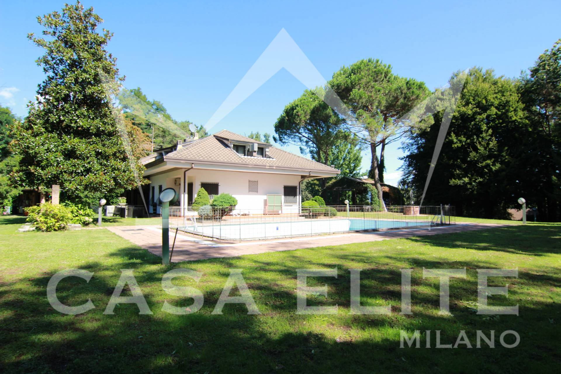 Villa in Vendita a Alzate Brianza Cod. 88