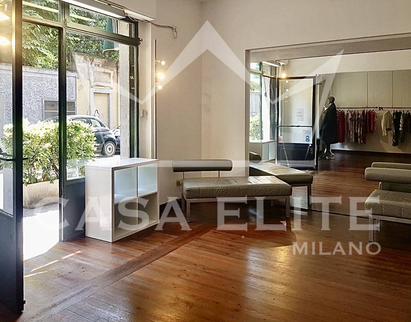 Fondo commerciale in affitto a Vercelli, Milano (MI)