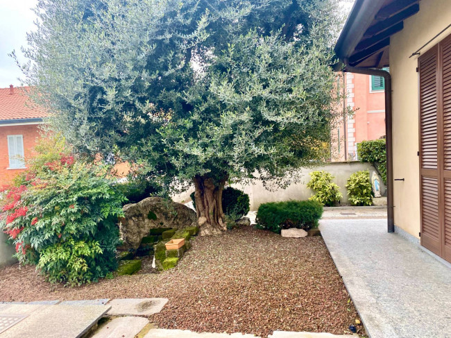 Villa in vendita a Robecco Sul Naviglio (MI)