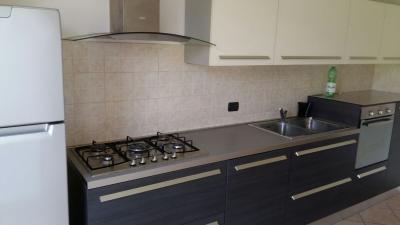 Appartamento in Affitto a Montignoso