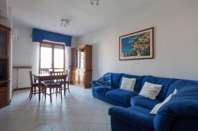 Appartamento in Affitto a Carrara