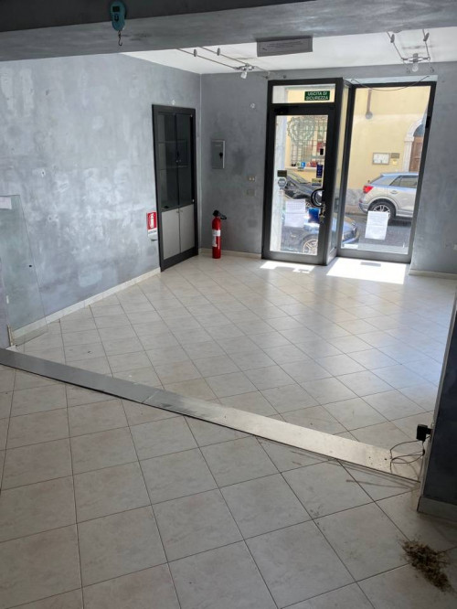 Attività commerciale in Affitto/Vendita a Massa