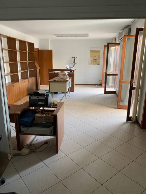 Studio/Ufficio in Vendita a Montignoso