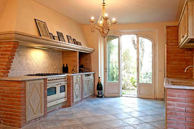 Casa singola in Affitto a Forte dei Marmi