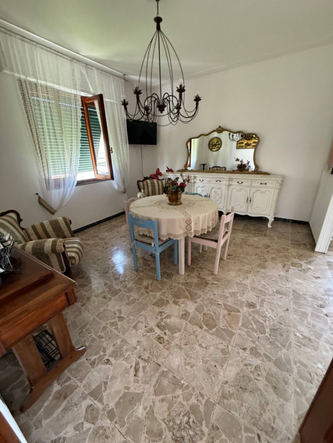 casa semindipendente in Affitto a Massa
