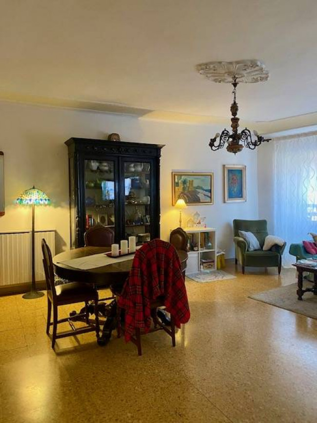 Appartamento in Affitto a Massa