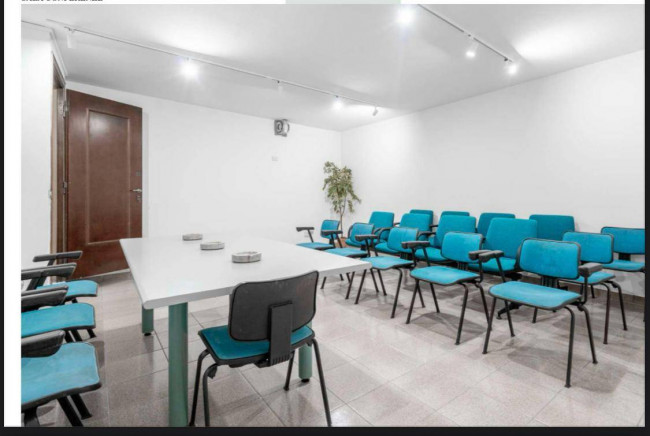 Attività commerciale in Affitto a Massa