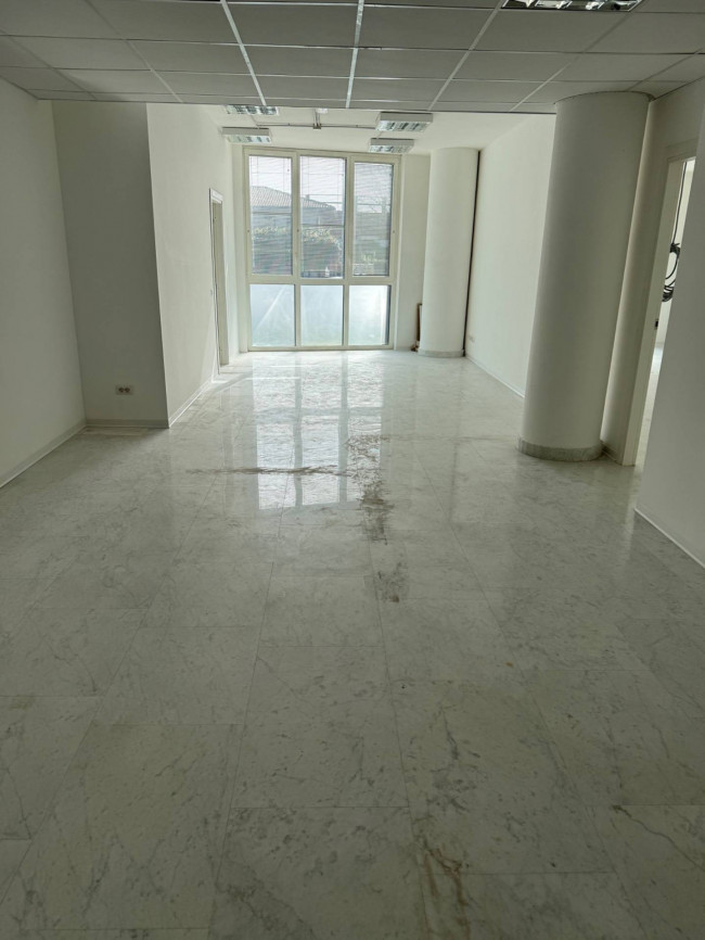 Studio/Ufficio in Affitto a Massa