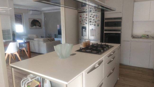 Appartamento in Affitto a Carrara